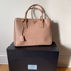 Prada Saffiano Lux Medium Tote in Cammeo